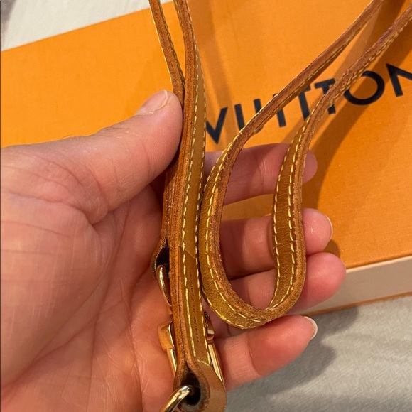 Louis Vuitton Brown Leather Strap with Gold Hardware - Picture 7 of 10